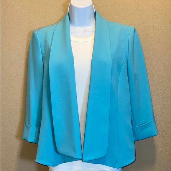 Evan Picone Jackets & Blazers - Evan Picone Black label Blue Blazer with Cuffed Sleeves and Collarless Neckline